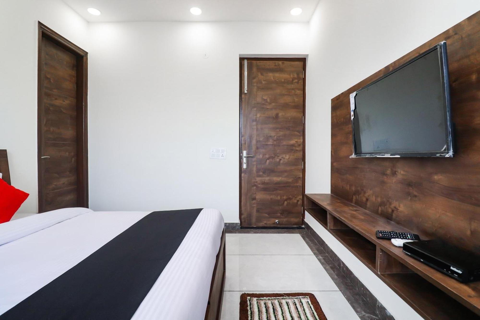 Collection O Green Leaf Residency Gurgaon Bagian luar foto